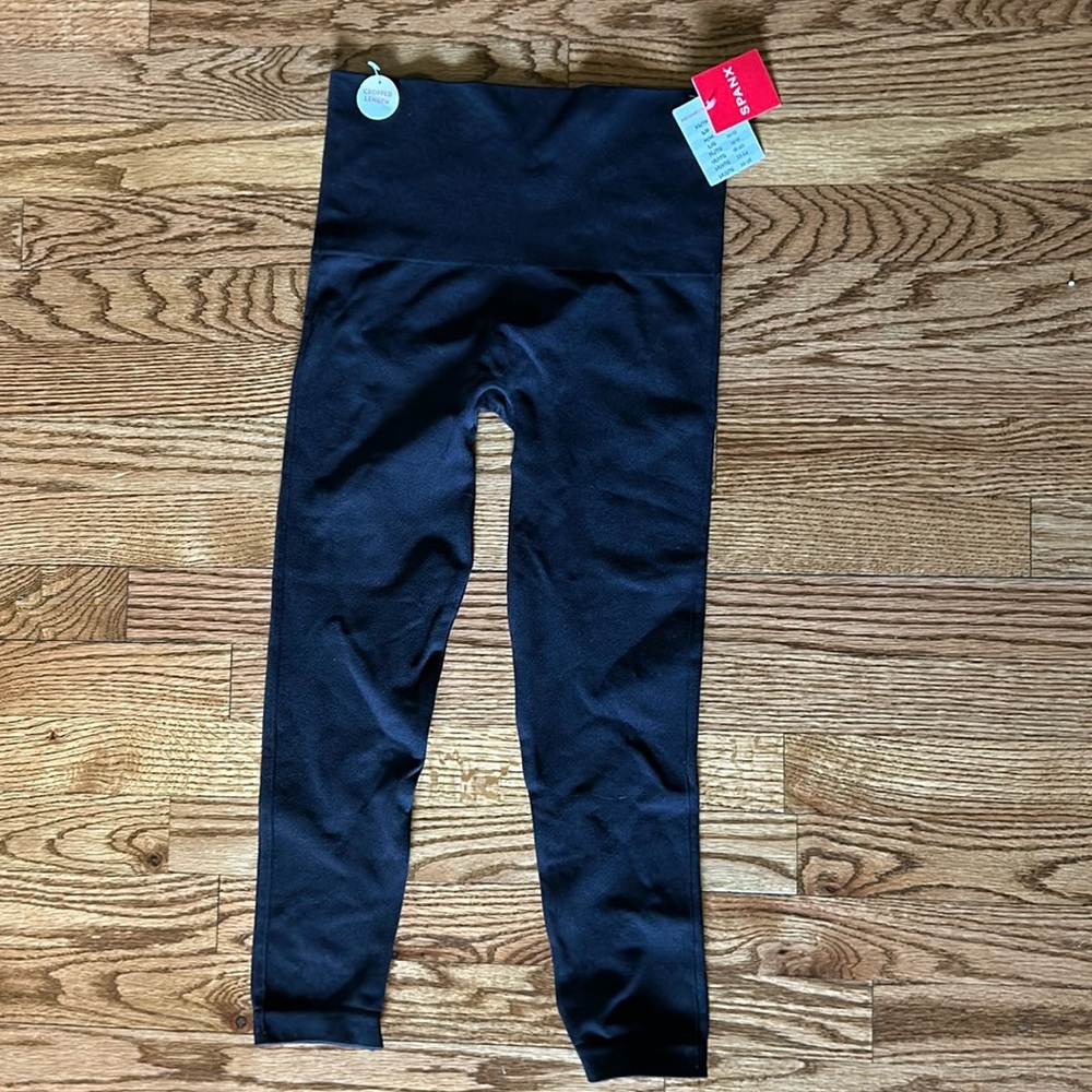 Cropped length SPANX leggings